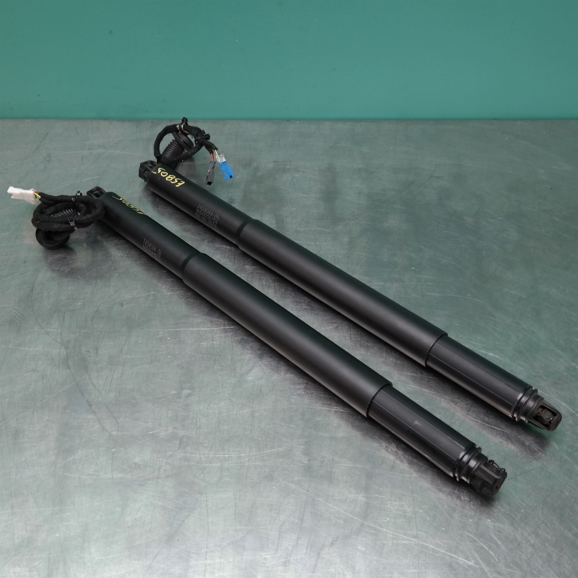 HATCH STRUT F16 (043) (044) *41-60* HATCH STRUT F16 (043) (044) *41-60*