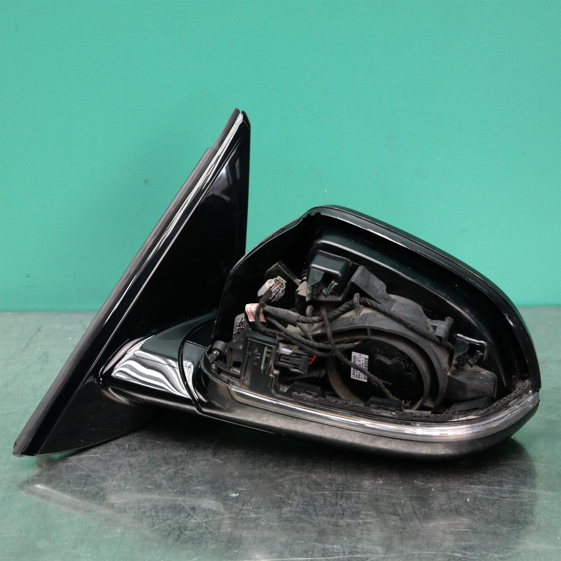 LEFT DOOR MIRROR F16 (239) *51-07* LEFT DOOR MIRROR F16 (239) *51-07*