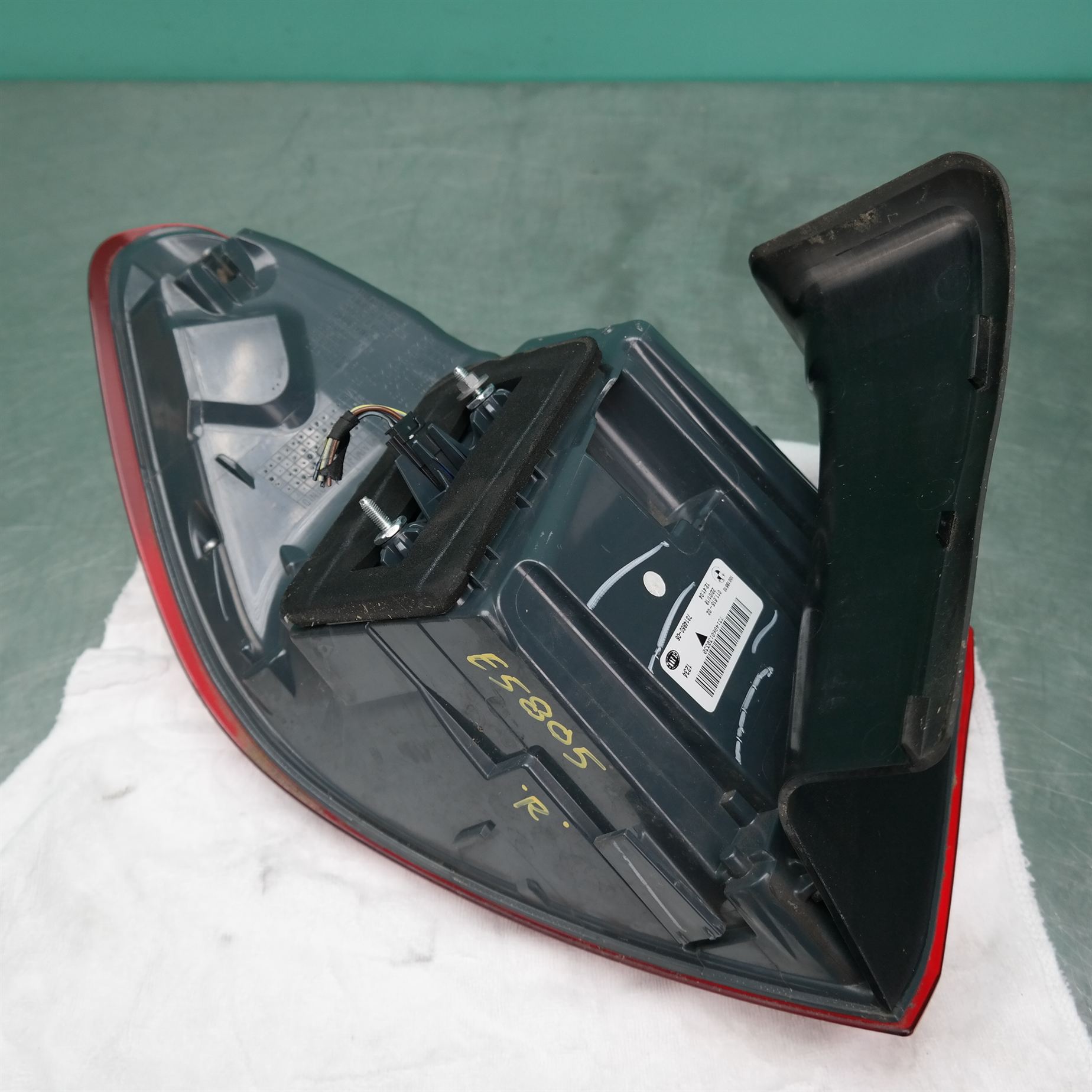 RIGHT TAILLIGHT F16, IN BODY, 12/14-04/19 4 RIGHT TAILLIGHT F16, IN BODY, 12/14-04/19 - Image 4
