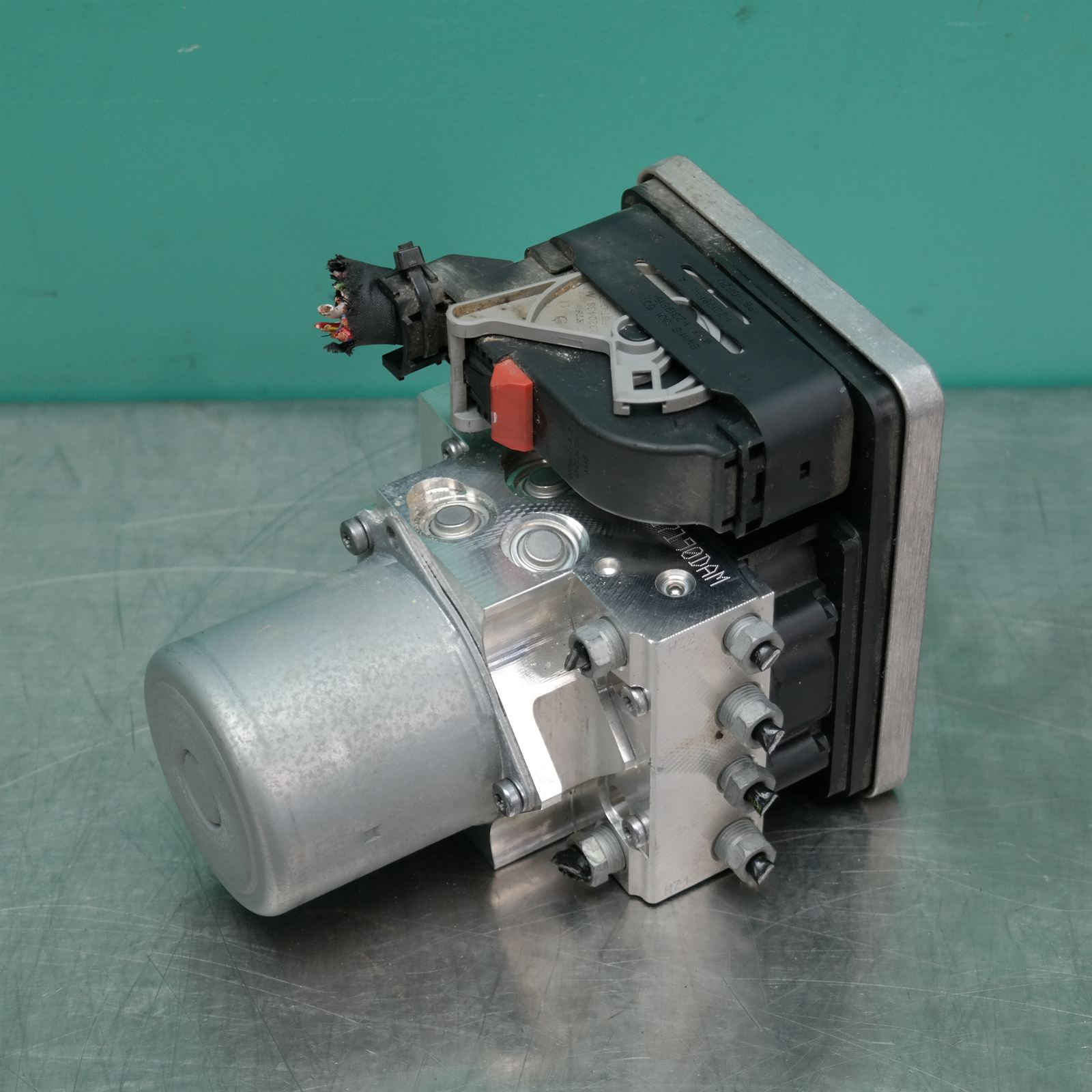 ABS PUMP/MODULATOR G30 (6E0) *34-20* ABS PUMP/MODULATOR G30 (6E0) *34-20*
