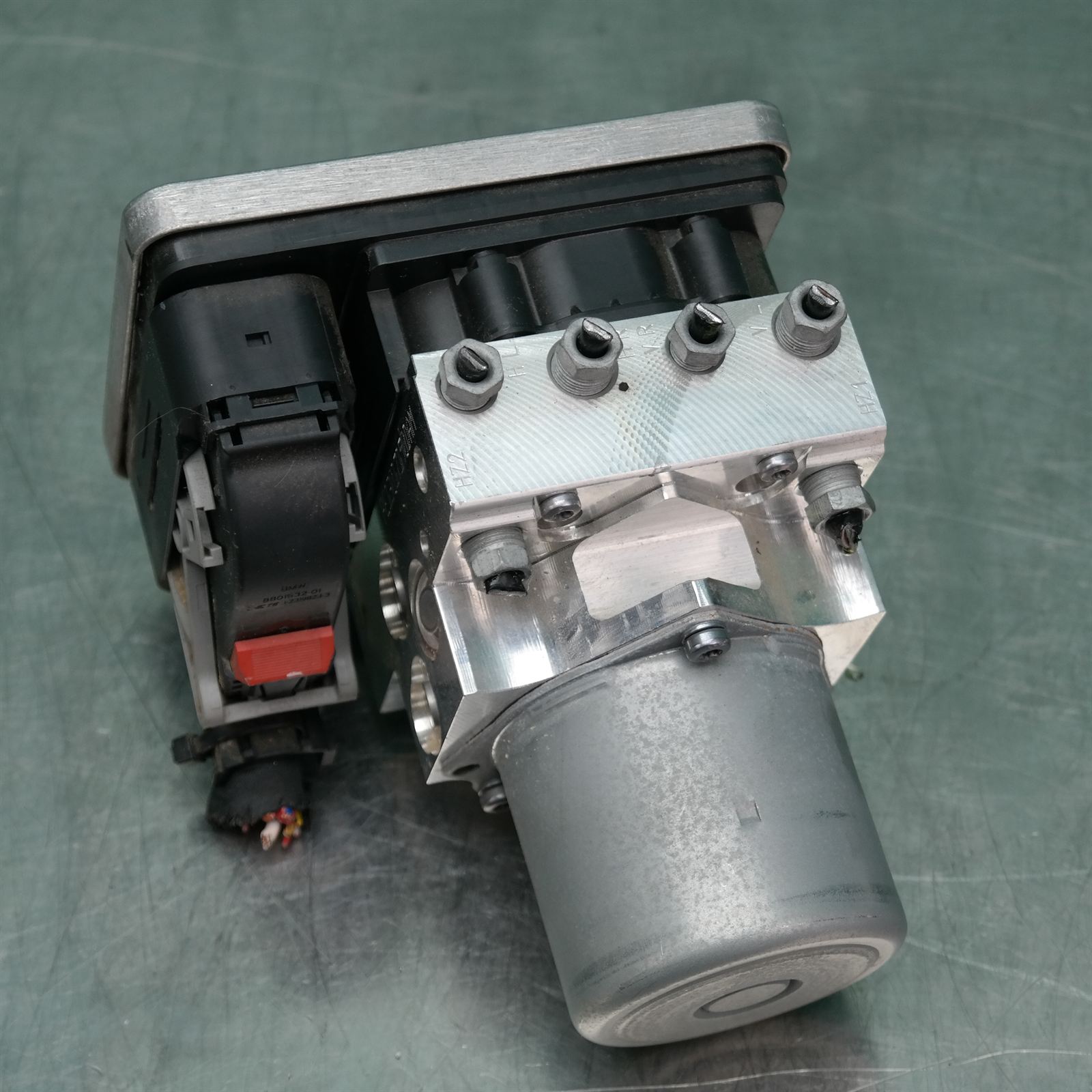 ABS PUMP/MODULATOR G30 (6E0) *34-20* 3 ABS PUMP/MODULATOR G30 (6E0) *34-20* - Image 3