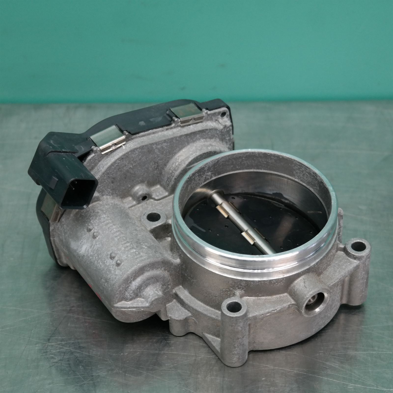 THROTTLE BODY F25 (118) *13-15* P6 2 THROTTLE BODY F25 (118) *13-15* P6 - Image 2