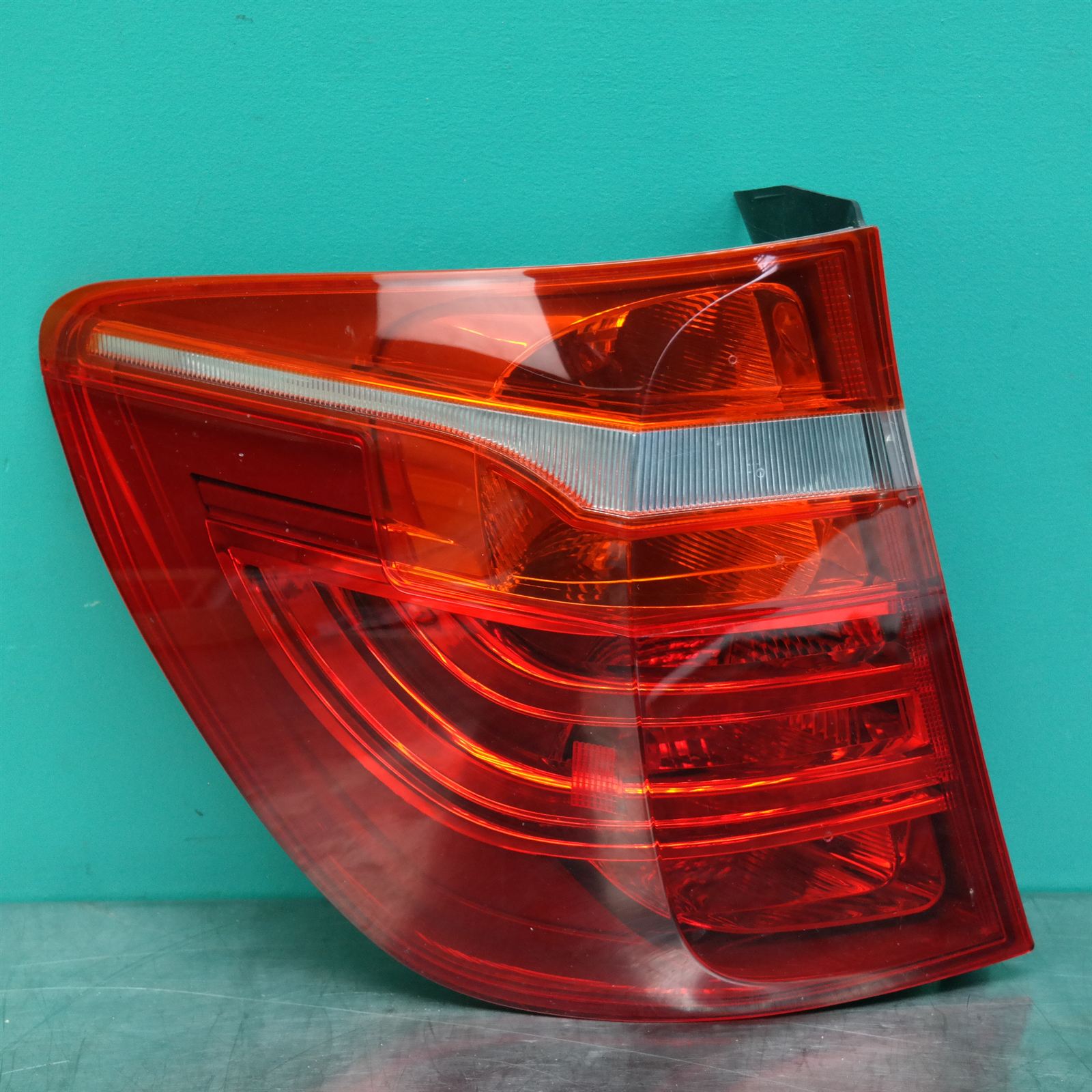 LEFT TAILLIGHT IN BODY, F25, HALOGEN TYPE, 12/10-07/17 LEFT TAILLIGHT IN BODY, F25, HALOGEN TYPE, 12/10-07/17