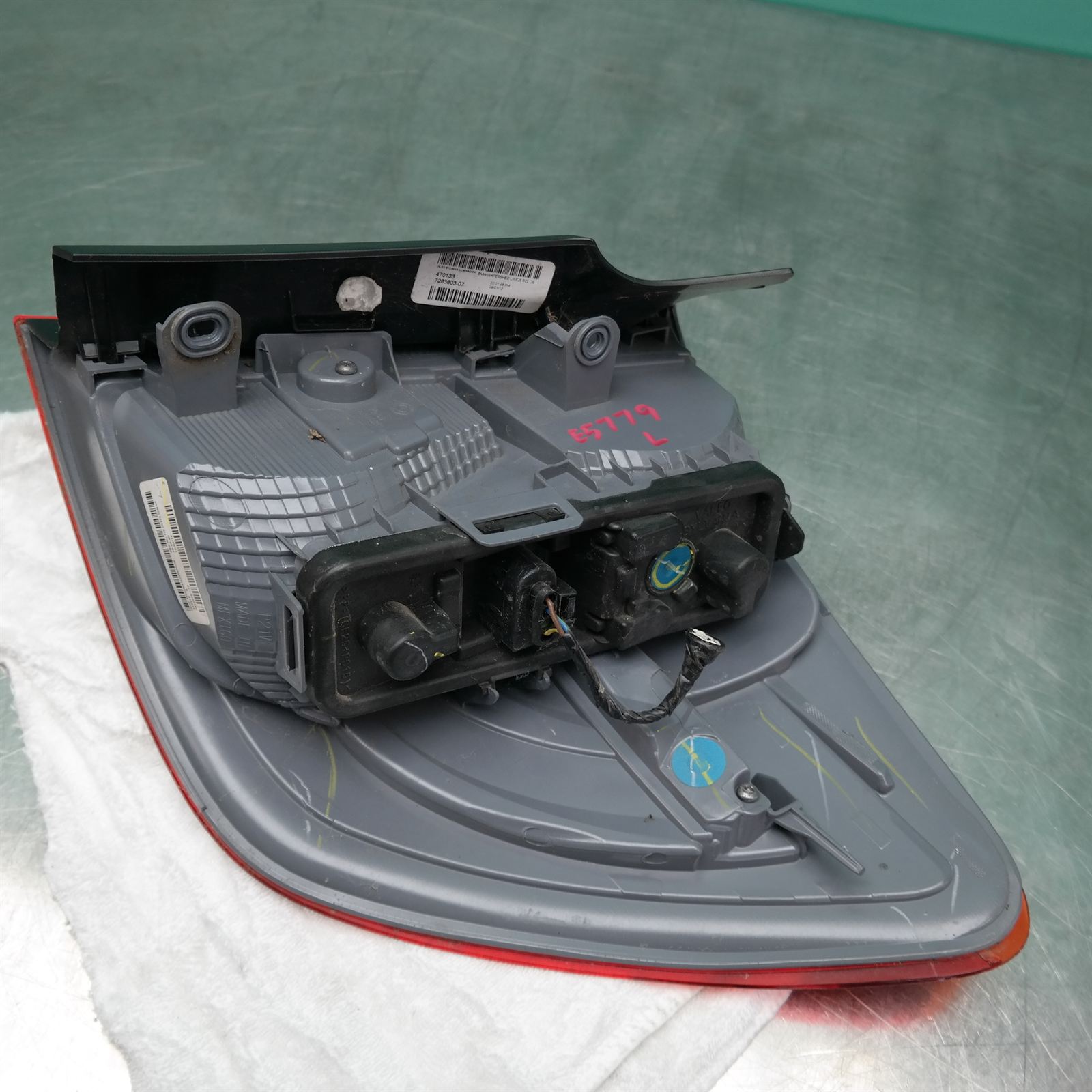 LEFT TAILLIGHT IN BODY, F25, HALOGEN TYPE, 12/10-07/17 4 LEFT TAILLIGHT IN BODY, F25, HALOGEN TYPE, 12/10-07/17 - Image 4