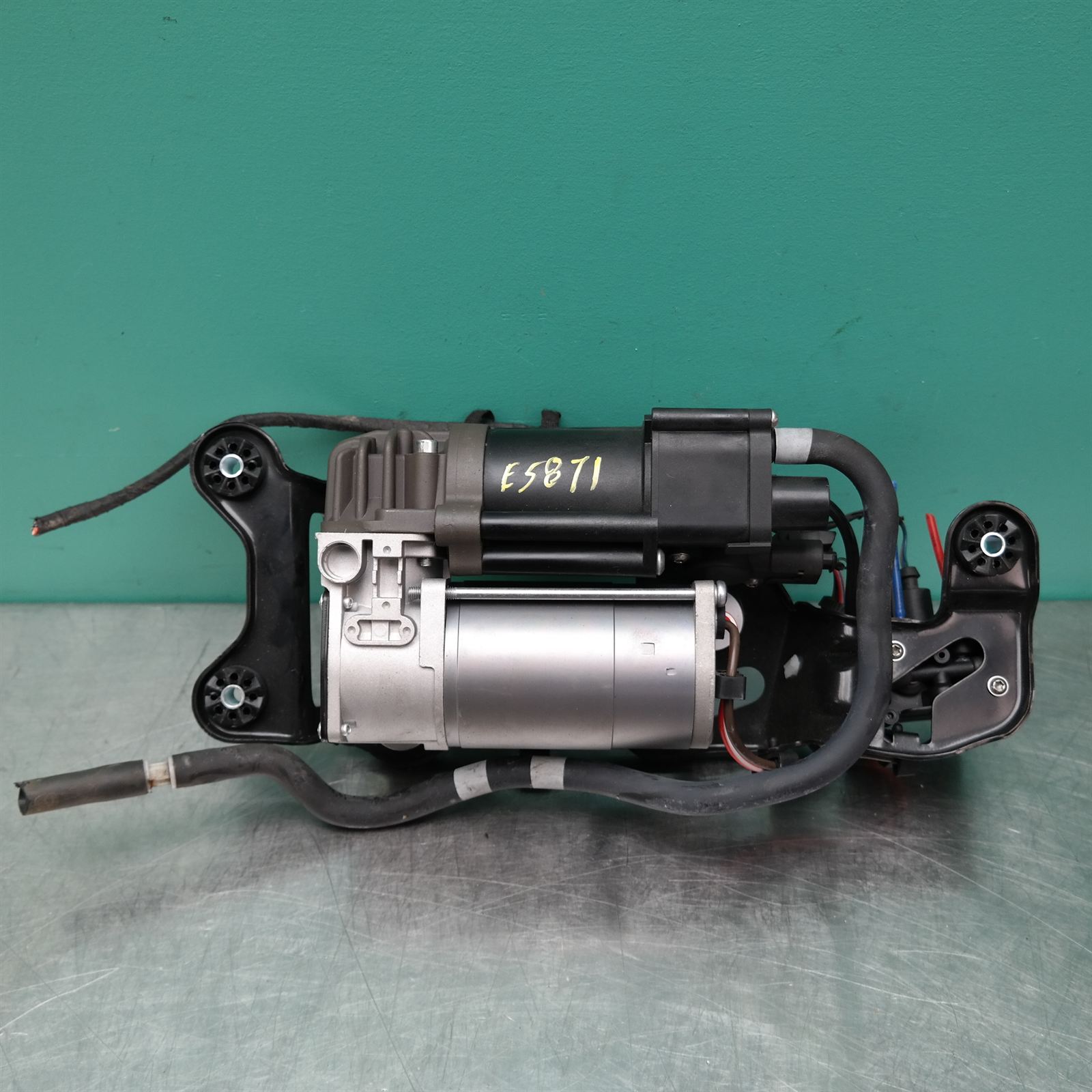 AIR RIDE COMPRESSOR F15 (177) *33-50* AIR RIDE COMPRESSOR F15 (177) *33-50*