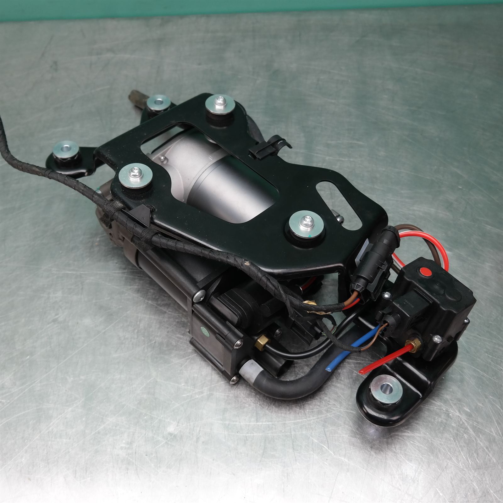 AIR RIDE COMPRESSOR F15 (177) *33-50* 3 AIR RIDE COMPRESSOR F15 (177) *33-50* - Image 3