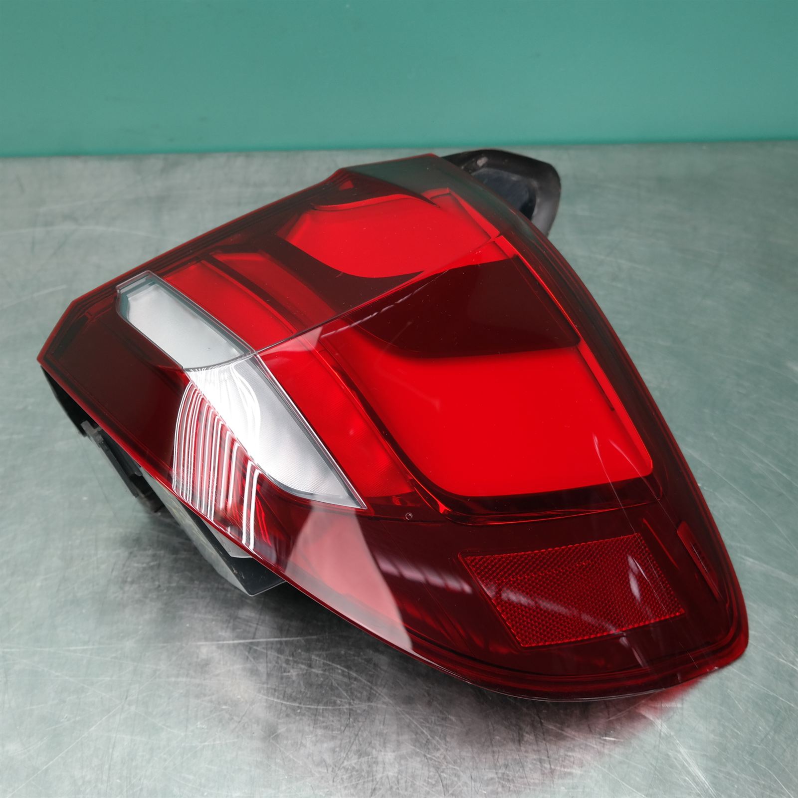 RIGHT TAILLIGHT F15/F85, 09/13-07/18 2 RIGHT TAILLIGHT F15/F85, 09/13-07/18 - Image 2