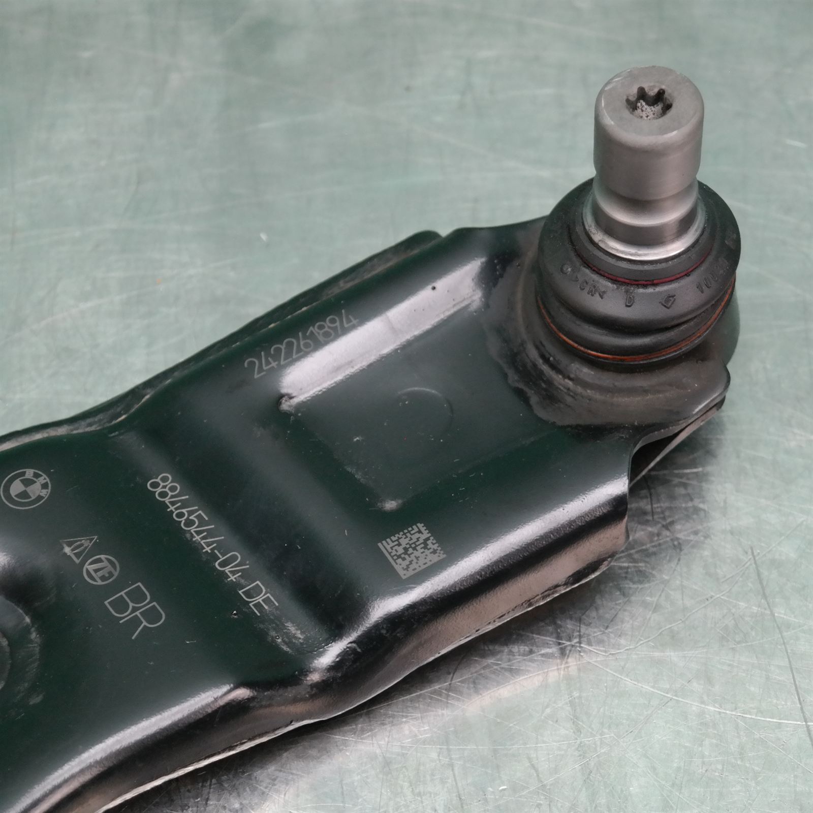 RIGHT FRONT LOWER CONTROL ARM F70 (544) *31-05* 4 RIGHT FRONT LOWER CONTROL ARM F70 (544) *31-05* - Image 4