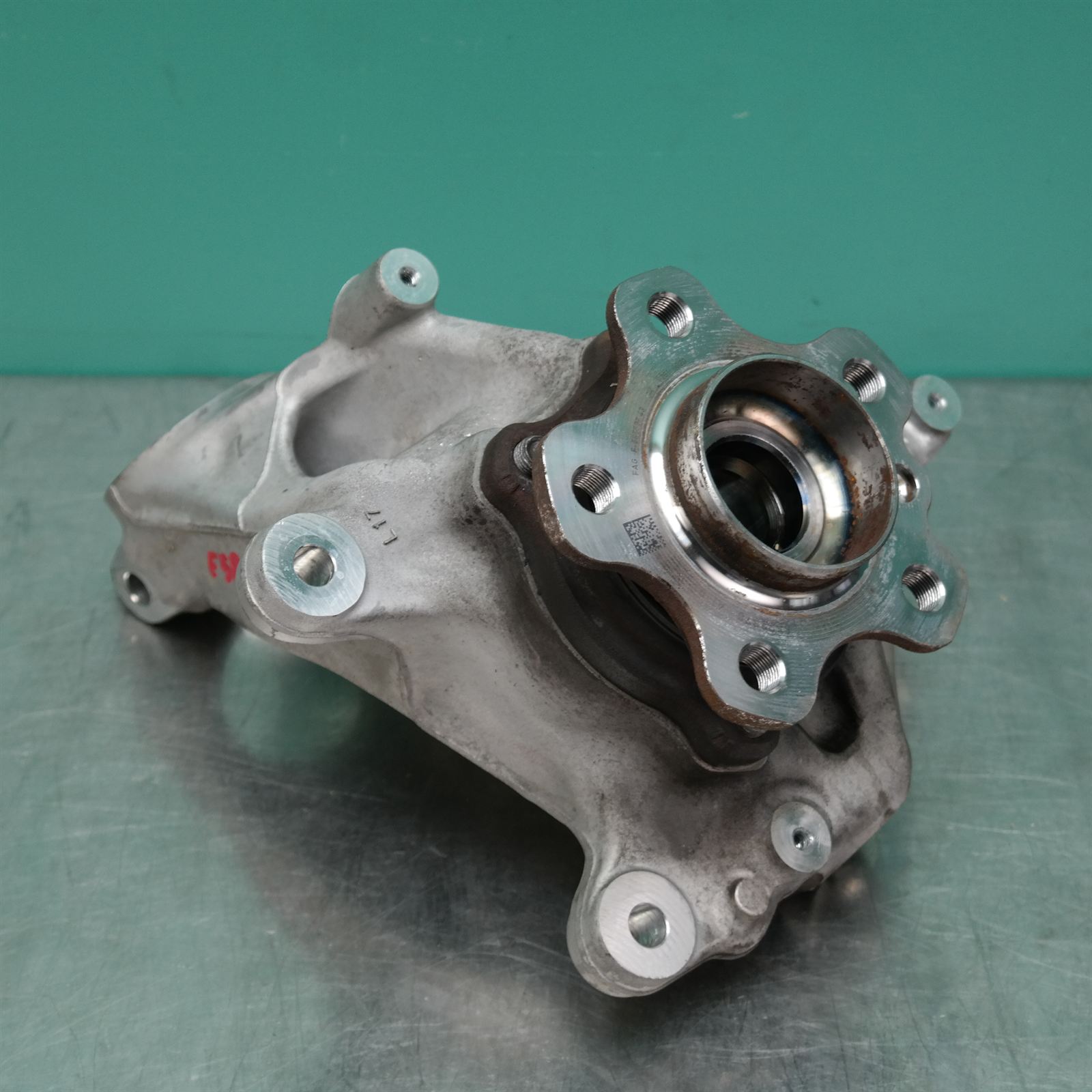 LEFT FRONT HUB ASSEMBLY F70 (171) *31-10* LEFT FRONT HUB ASSEMBLY F70 (171) *31-10*