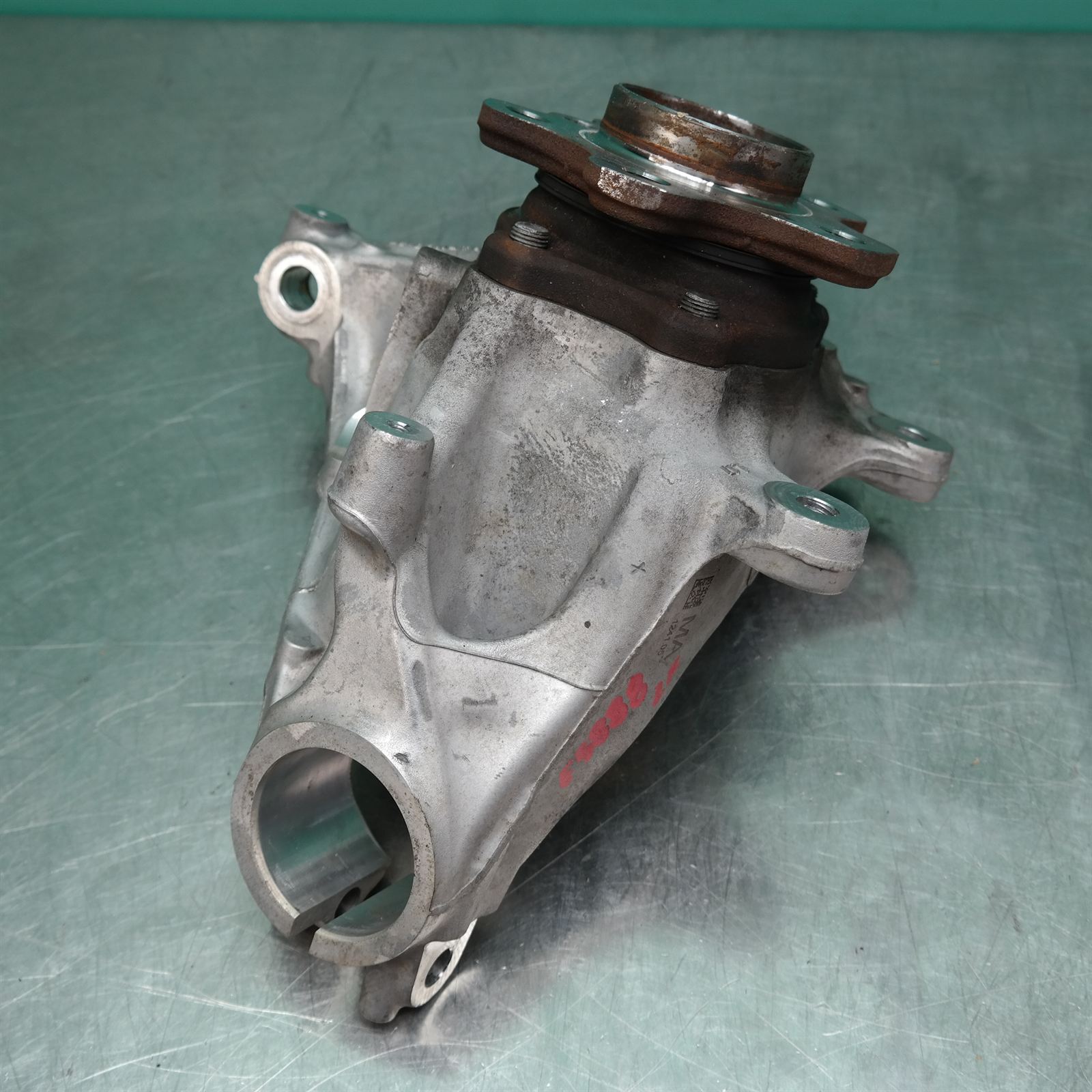LEFT FRONT HUB ASSEMBLY F70 (171) *31-10* 5 LEFT FRONT HUB ASSEMBLY F70 (171) *31-10* - Image 5