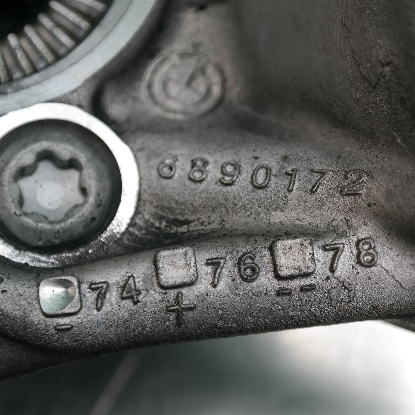 RIGHT FRONT HUB ASSEMBLY F70 (172) *31-10* 6 RIGHT FRONT HUB ASSEMBLY F70 (172) *31-10* - Image 6