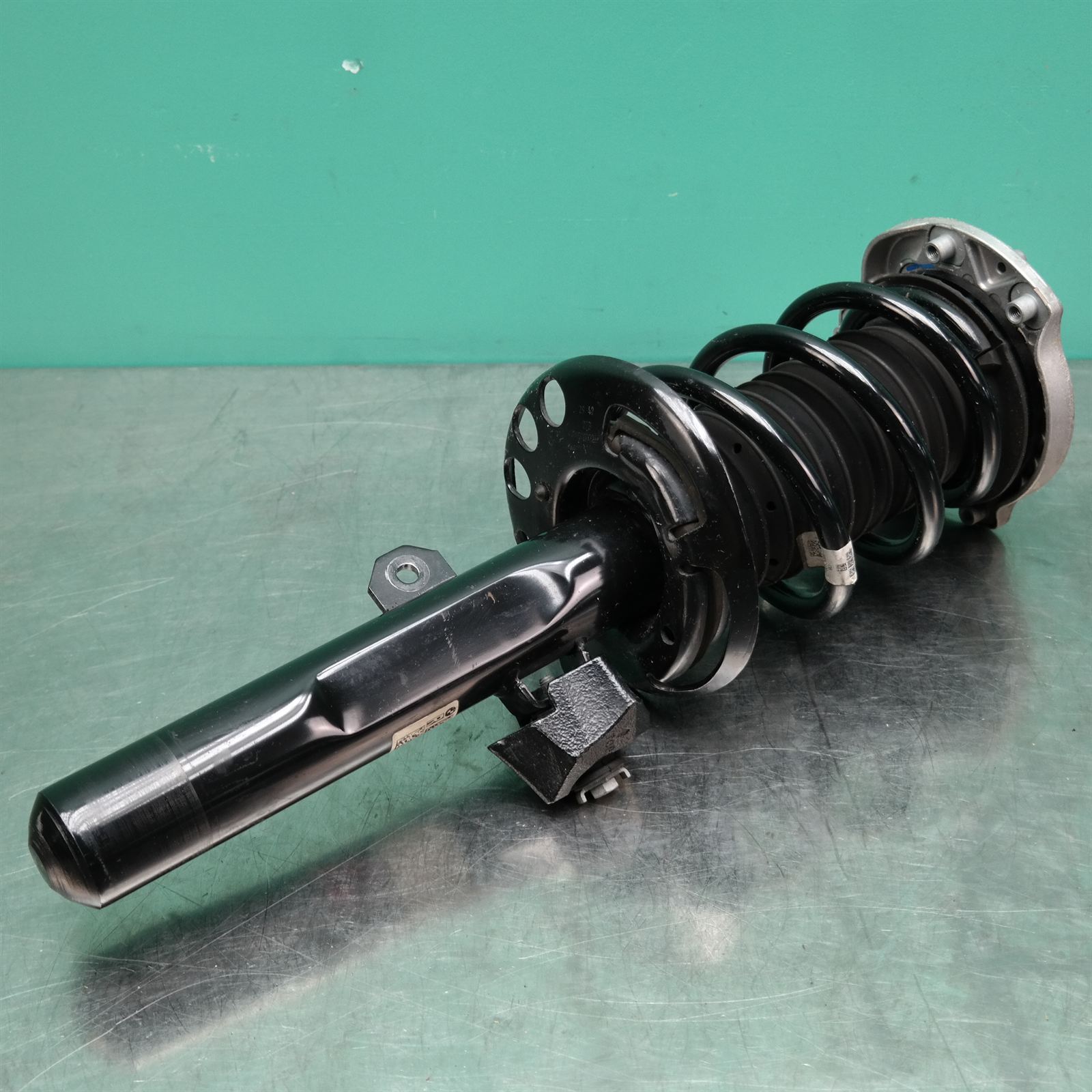 RIGHT FRONT STRUT F70 (C34) *31-10* RIGHT FRONT STRUT F70 (C34) *31-10*