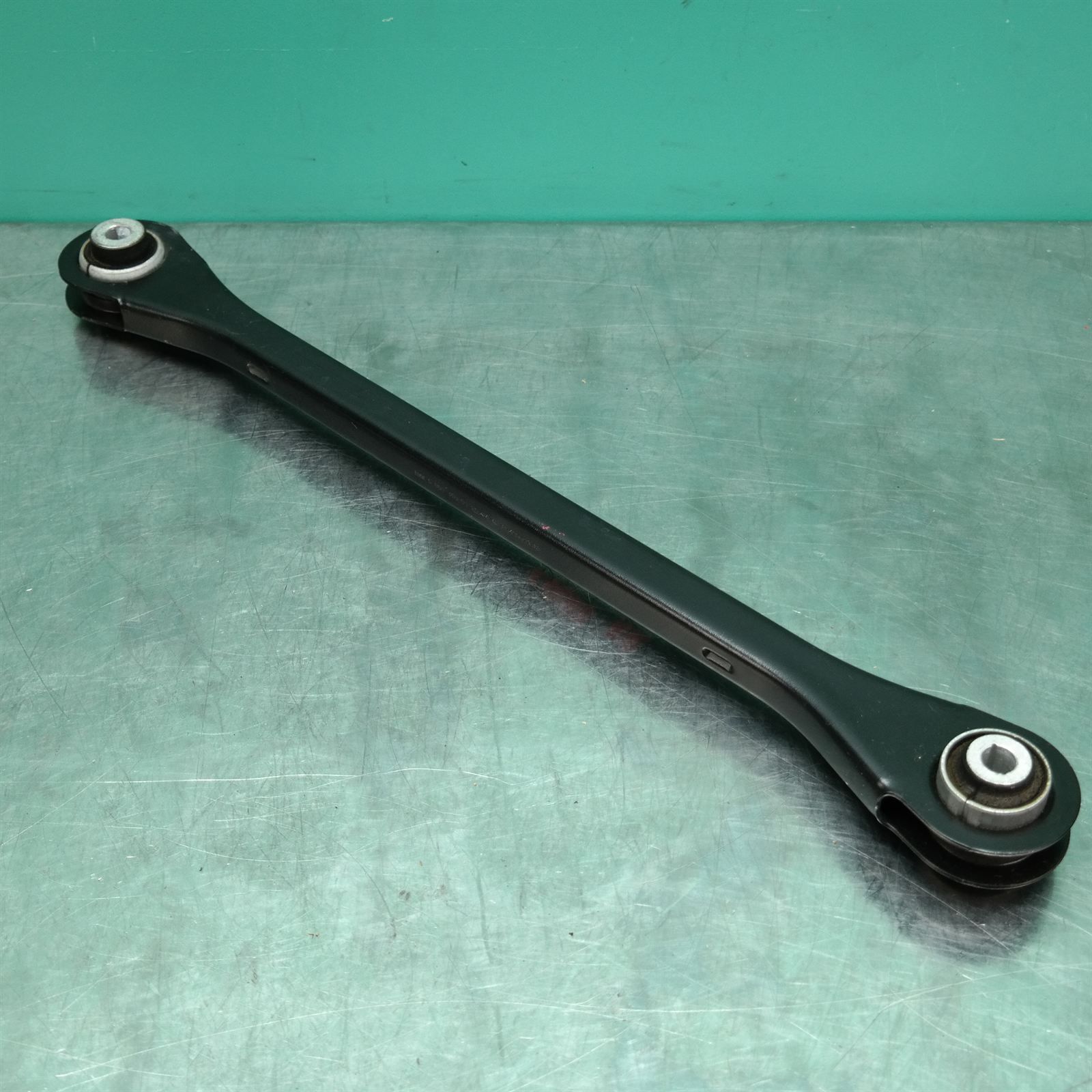 RIGHT REAR TRAILING ARM F70 # Lower Wishbone # (176) *33-30* 2 RIGHT REAR TRAILING ARM F70 # Lower Wishbone # (176) *33-30* - Image 2