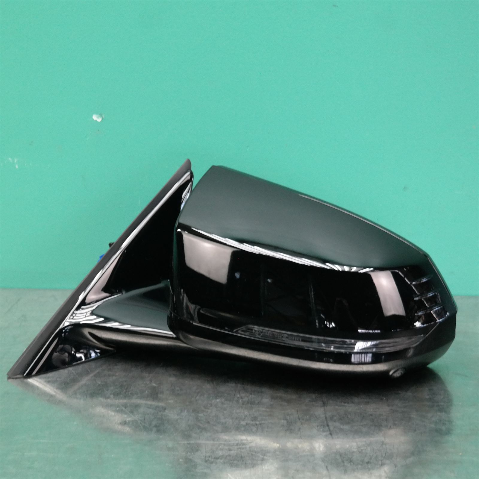 LEFT DOOR MIRROR F70 (505) *51-07* LEFT DOOR MIRROR F70 (505) *51-07*