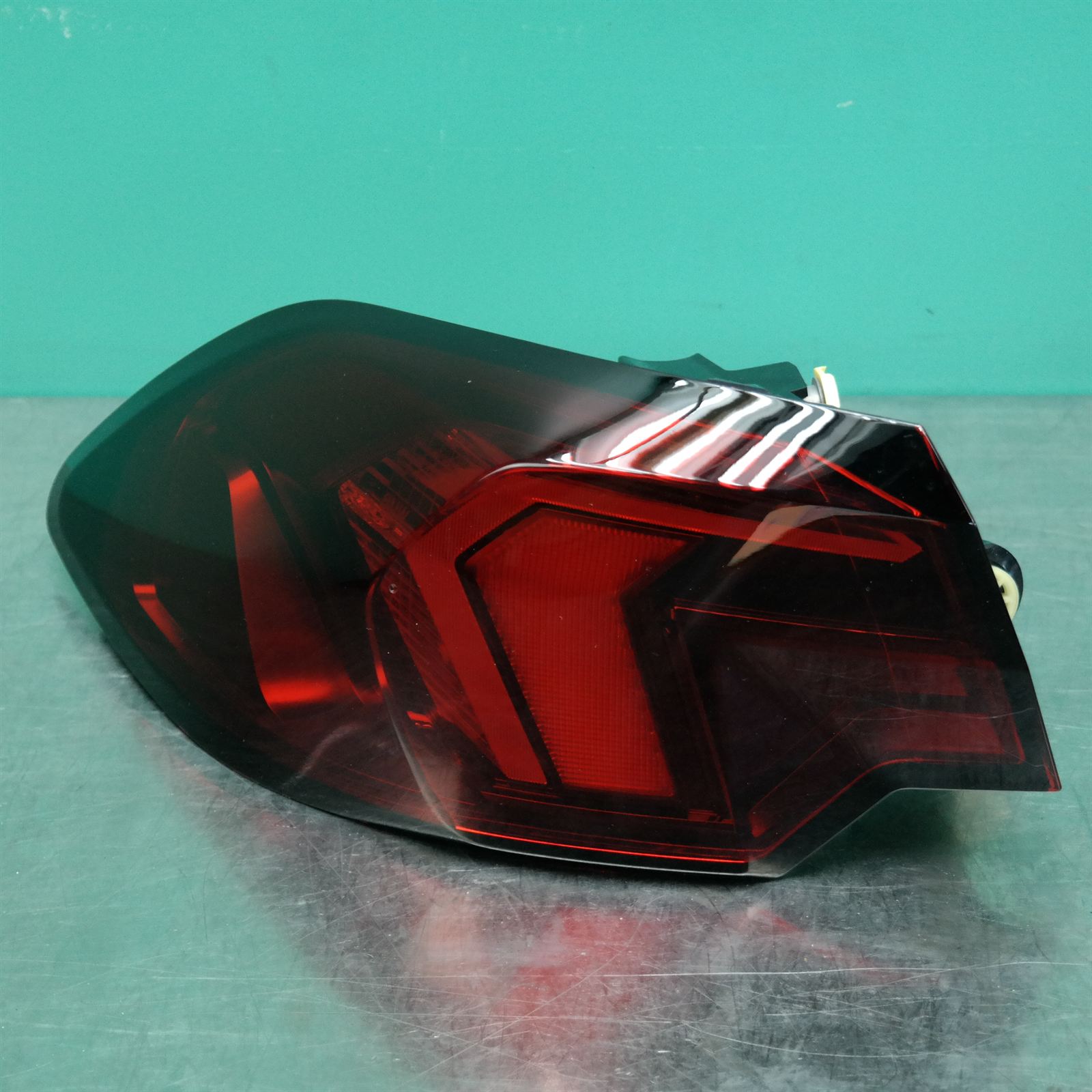 LEFT TAILLIGHT F70, IN BODY, W/ LED, SHADOW LINE TYPE, 07/24- LEFT TAILLIGHT F70, IN BODY, W/ LED, SHADOW LINE TYPE, 07/24-
