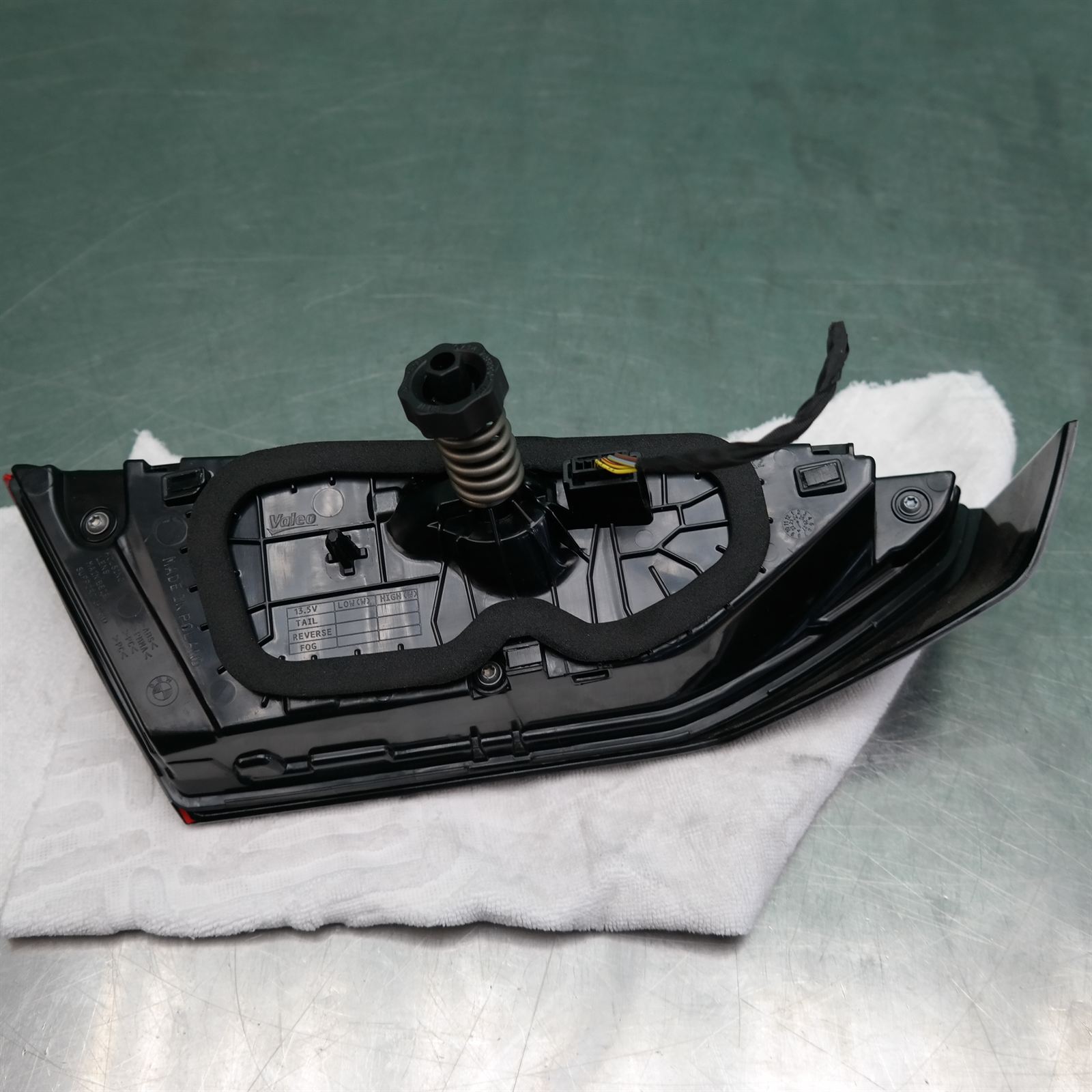 REAR GARNISH F70 (848) *63-20* R 5 REAR GARNISH F70 (848) *63-20* R - Image 5