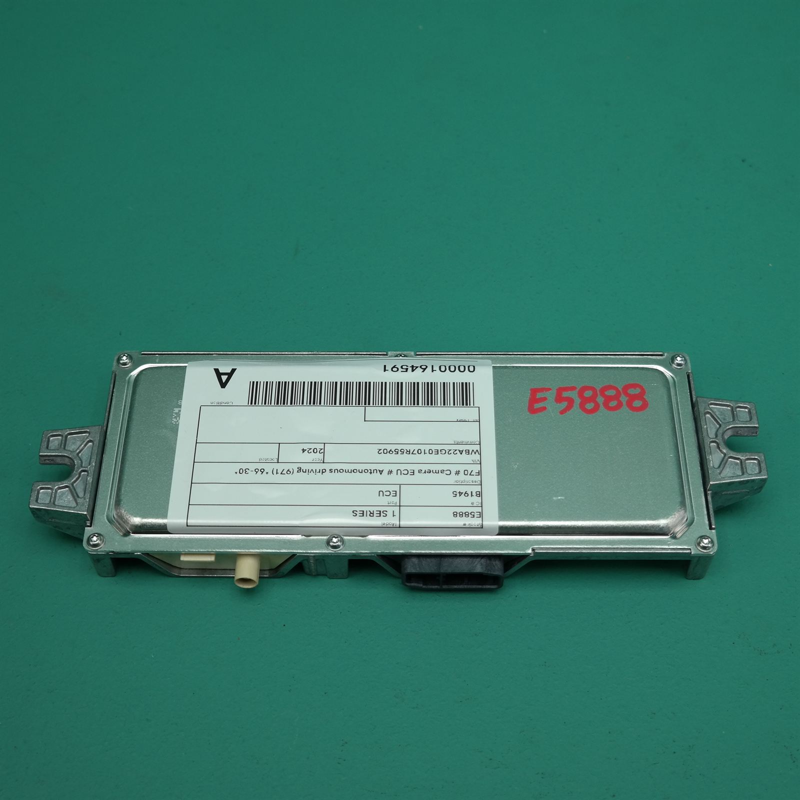ECU F70 # Camera ECU # Autonomous driving (442) *66-30* 2 ECU F70 # Camera ECU # Autonomous driving (442) *66-30* - Image 2