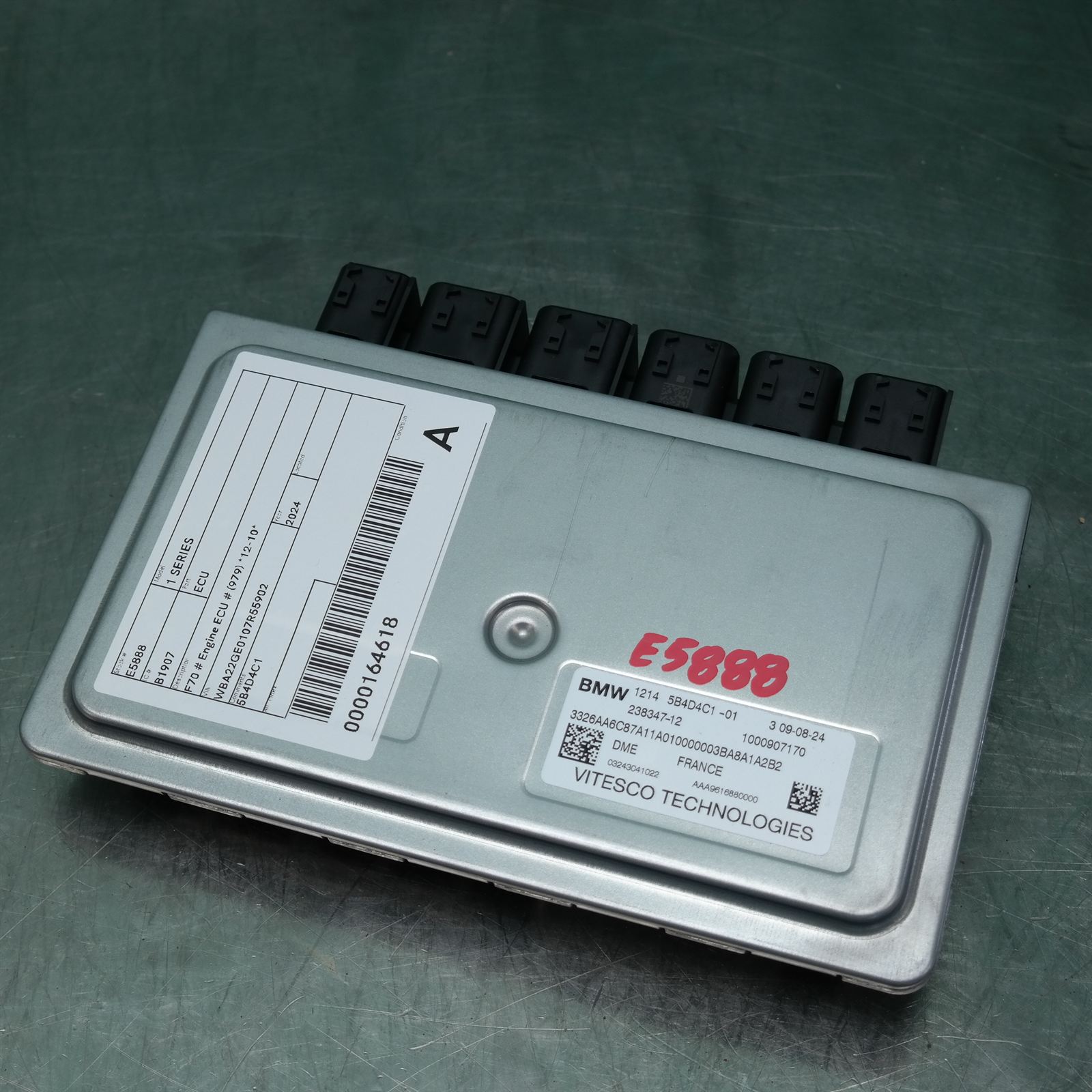 ECU F70 # Engine ECU # (979) *12-10* 2 ECU F70 # Engine ECU # (979) *12-10* - Image 2