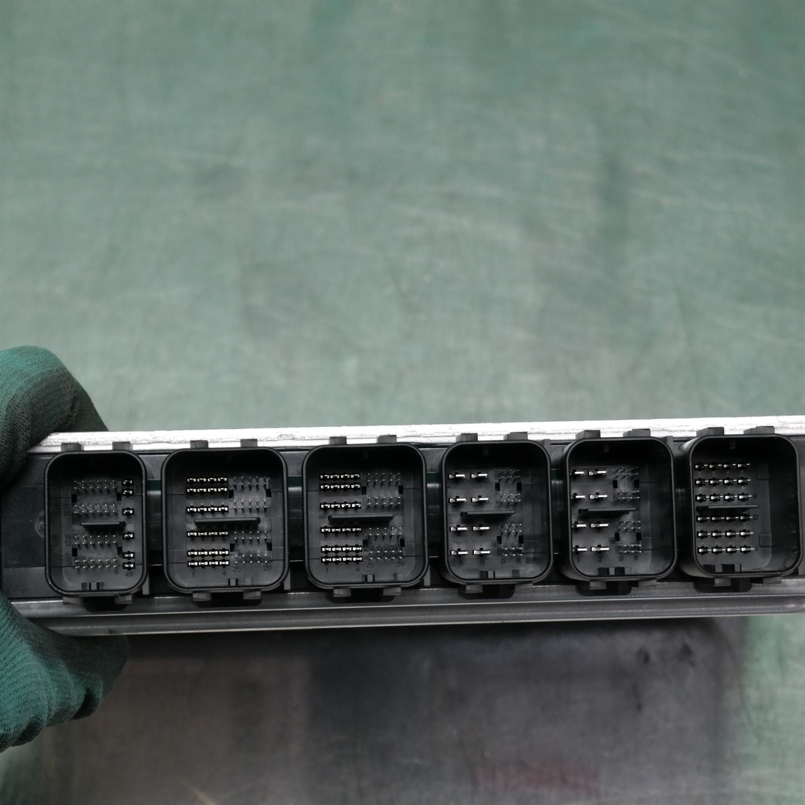 ECU F70 # Engine ECU # (979) *12-10* 4 ECU F70 # Engine ECU # (979) *12-10* - Image 4