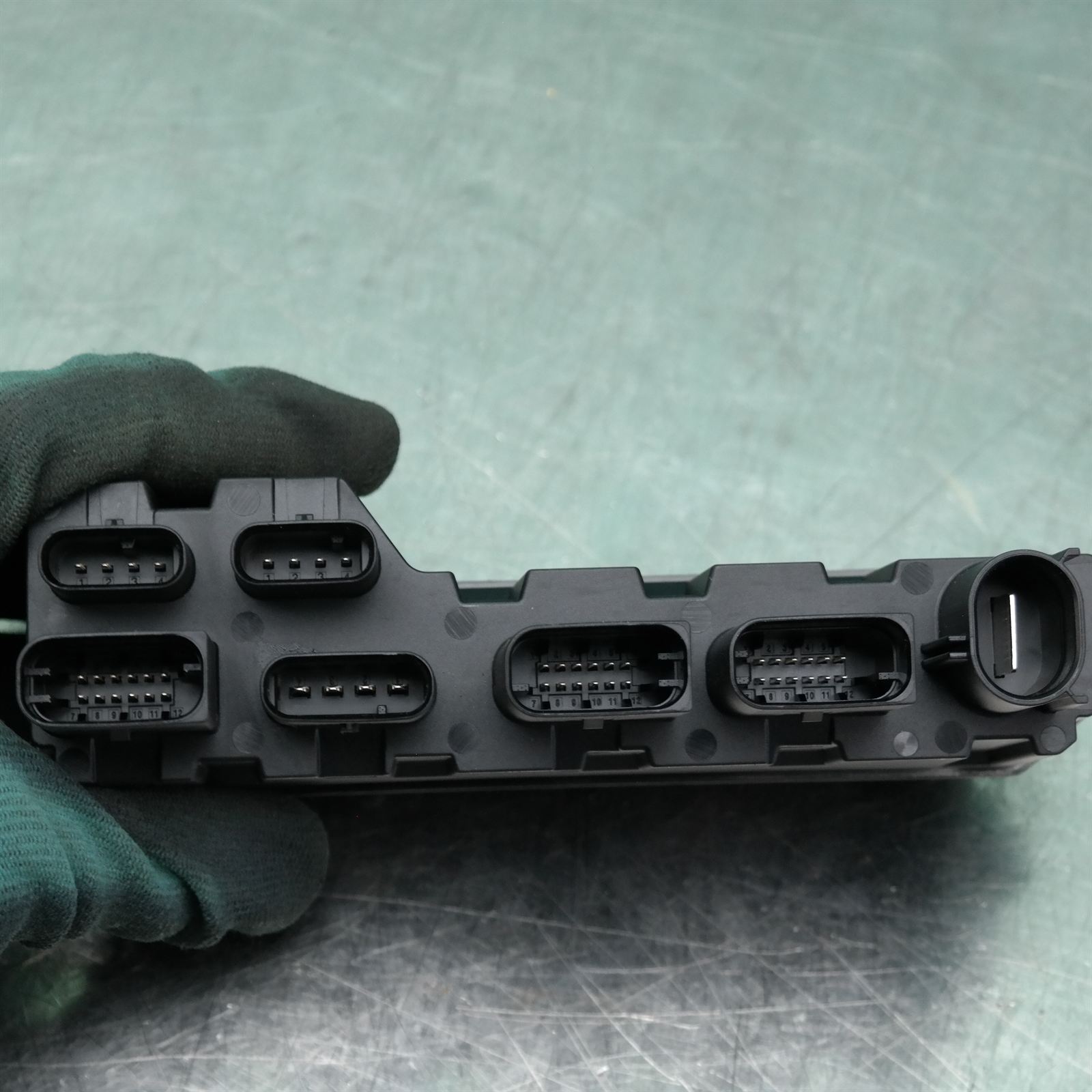 ECU F70 # Integrated supply module # (991) *12-36* 4 ECU F70 # Integrated supply module # (991) *12-36* - Image 4