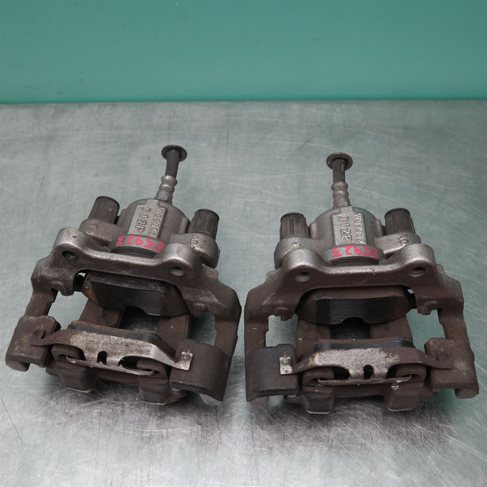 CALIPER F30 (857) (858) *34-10* Rear 2 CALIPER F30 (857) (858) *34-10* Rear - Image 2