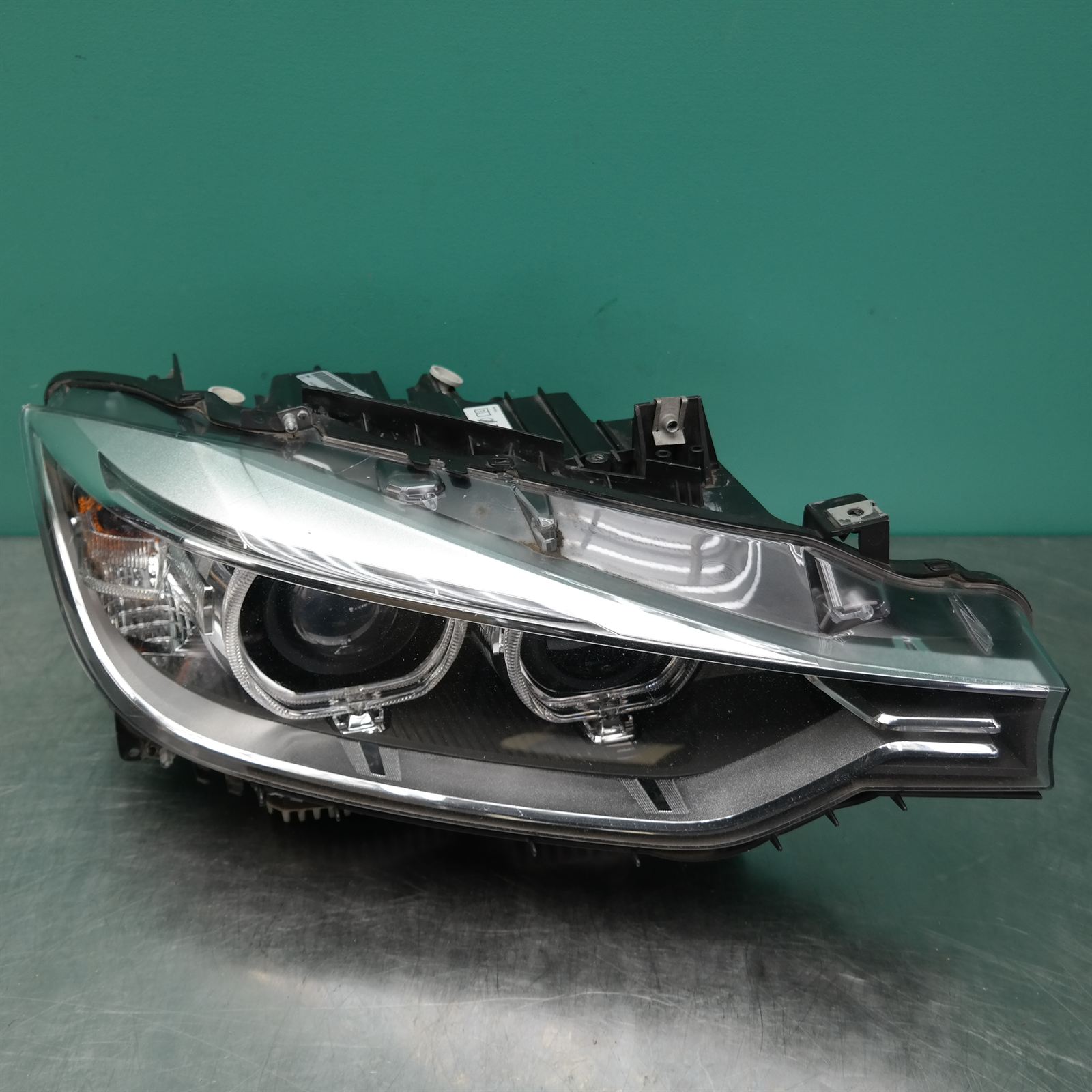 RIGHT HEADLAMP F30/F31, SEDAN/WAGON, XENON, NON ADAPTIVE TYPE, 11/11-12/15 RIGHT HEADLAMP F30/F31, SEDAN/WAGON, XENON, NON ADAPTIVE TYPE, 11/11-12/15