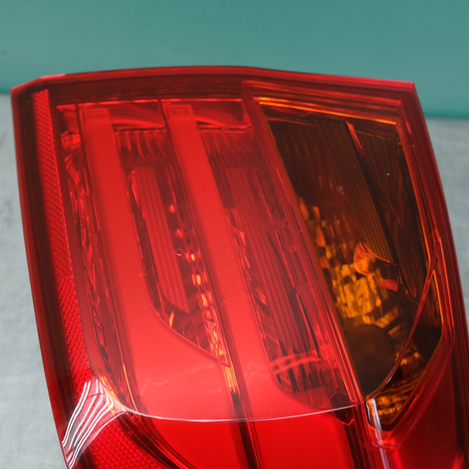 RIGHT TAILLIGHT F30/F80, NON LED TYPE, 11/11-05/15 3 RIGHT TAILLIGHT F30/F80, NON LED TYPE, 11/11-05/15 - Image 3