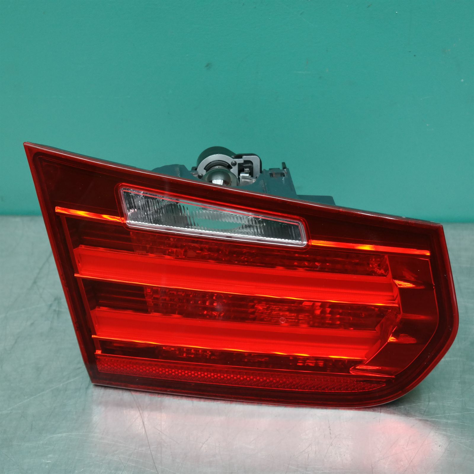 REAR GARNISH F30 (793) *63-20* L REAR GARNISH F30 (793) *63-20* L