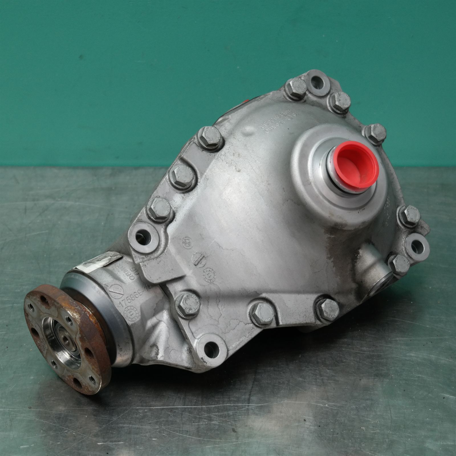 DIFFERENTIAL CENTRE E70 Front (860) *31-15* 3.15 DIFFERENTIAL CENTRE E70 Front (860) *31-15* 3.15