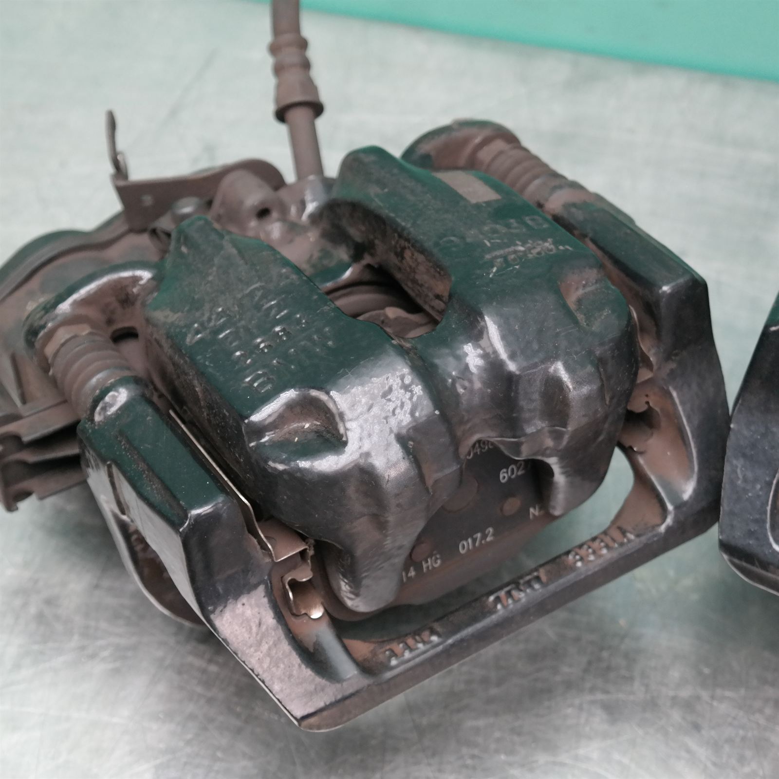 CALIPER F12 Rear (693) (694) *34-10* 2 CALIPER F12 Rear (693) (694) *34-10* - Image 2