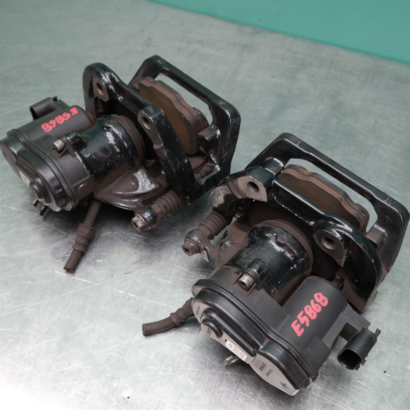 CALIPER F12 Rear (693) (694) *34-10* 4 CALIPER F12 Rear (693) (694) *34-10* - Image 4