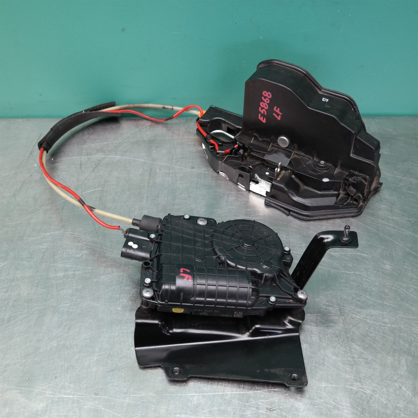 LOCK MECHANISM F12 # Door lock # (E53) *51-10* LHF soft close LOCK MECHANISM F12 # Door lock # (E53) *51-10* LHF soft close