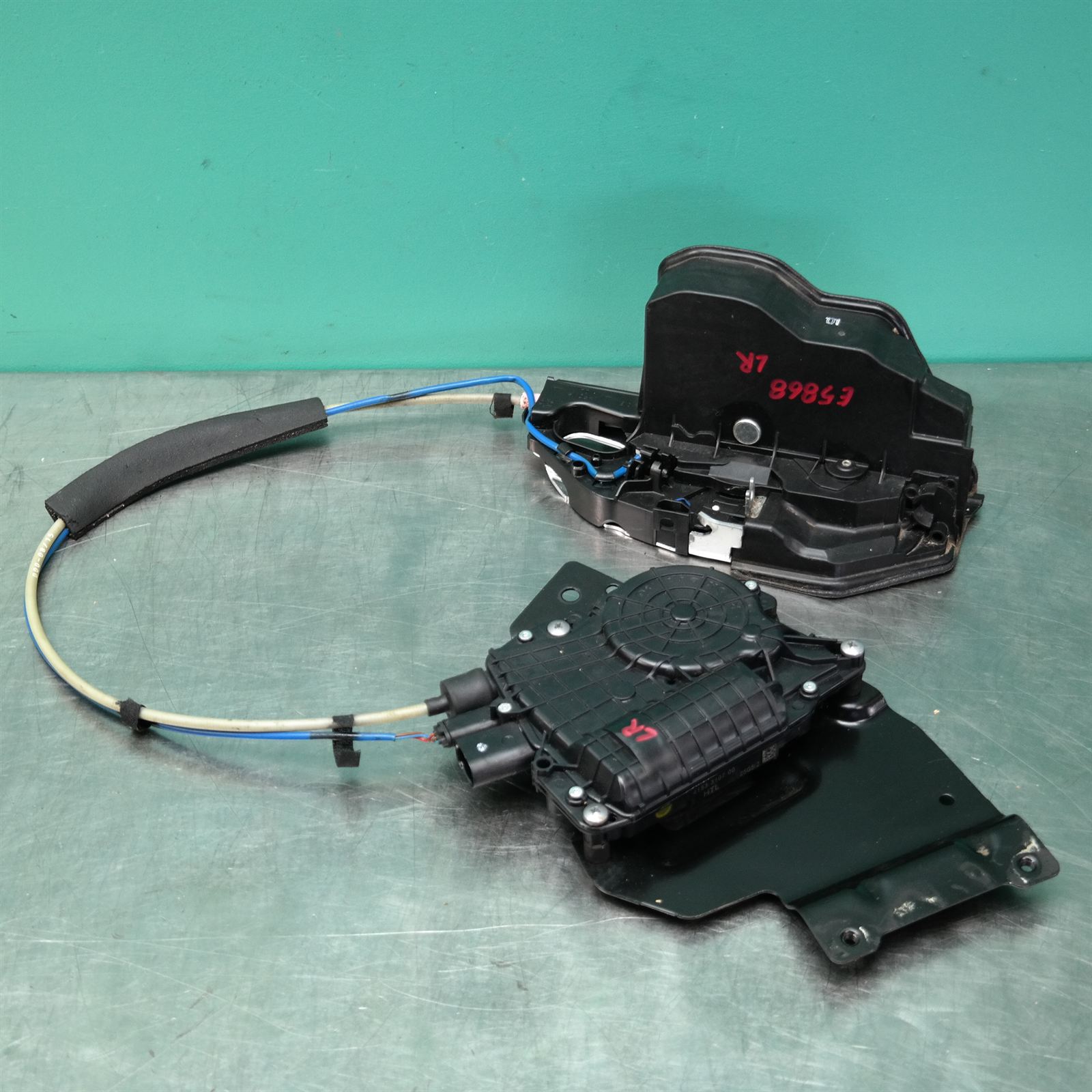 LOCK MECHANISM F12 # Door lock # (E51) *51-10* LHR soft close LOCK MECHANISM F12 # Door lock # (E51) *51-10* LHR soft close