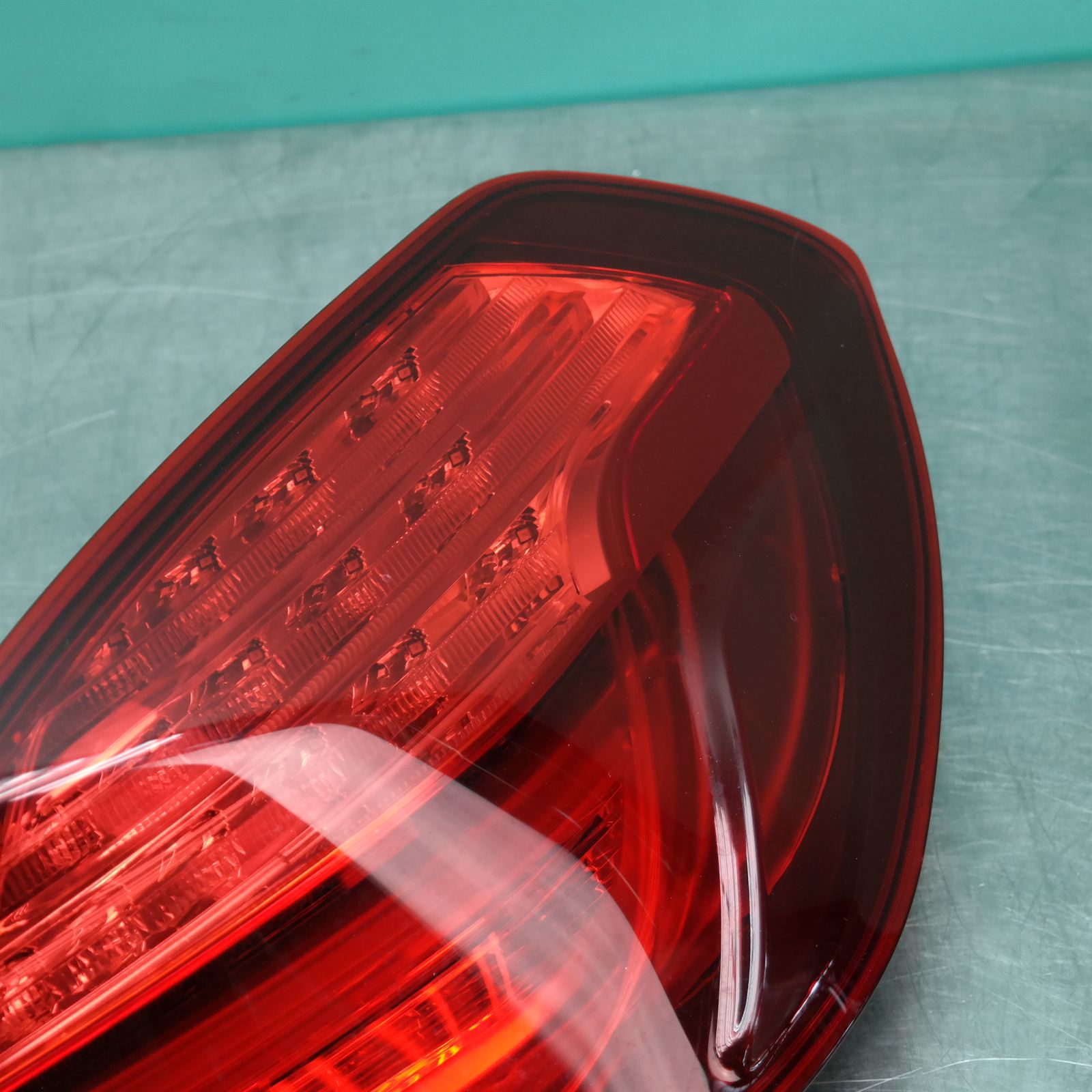 RIGHT TAILLIGHT F12/F13/F06, 05/11-12/18 2 RIGHT TAILLIGHT F12/F13/F06, 05/11-12/18 - Image 2