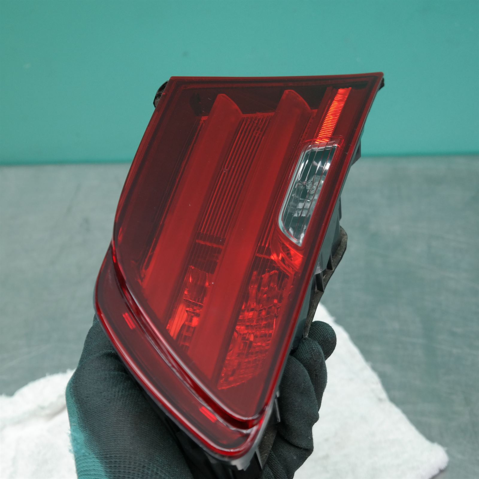 REAR GARNISH F11 (579) *63-20* L 2 REAR GARNISH F11 (579) *63-20* L - Image 2