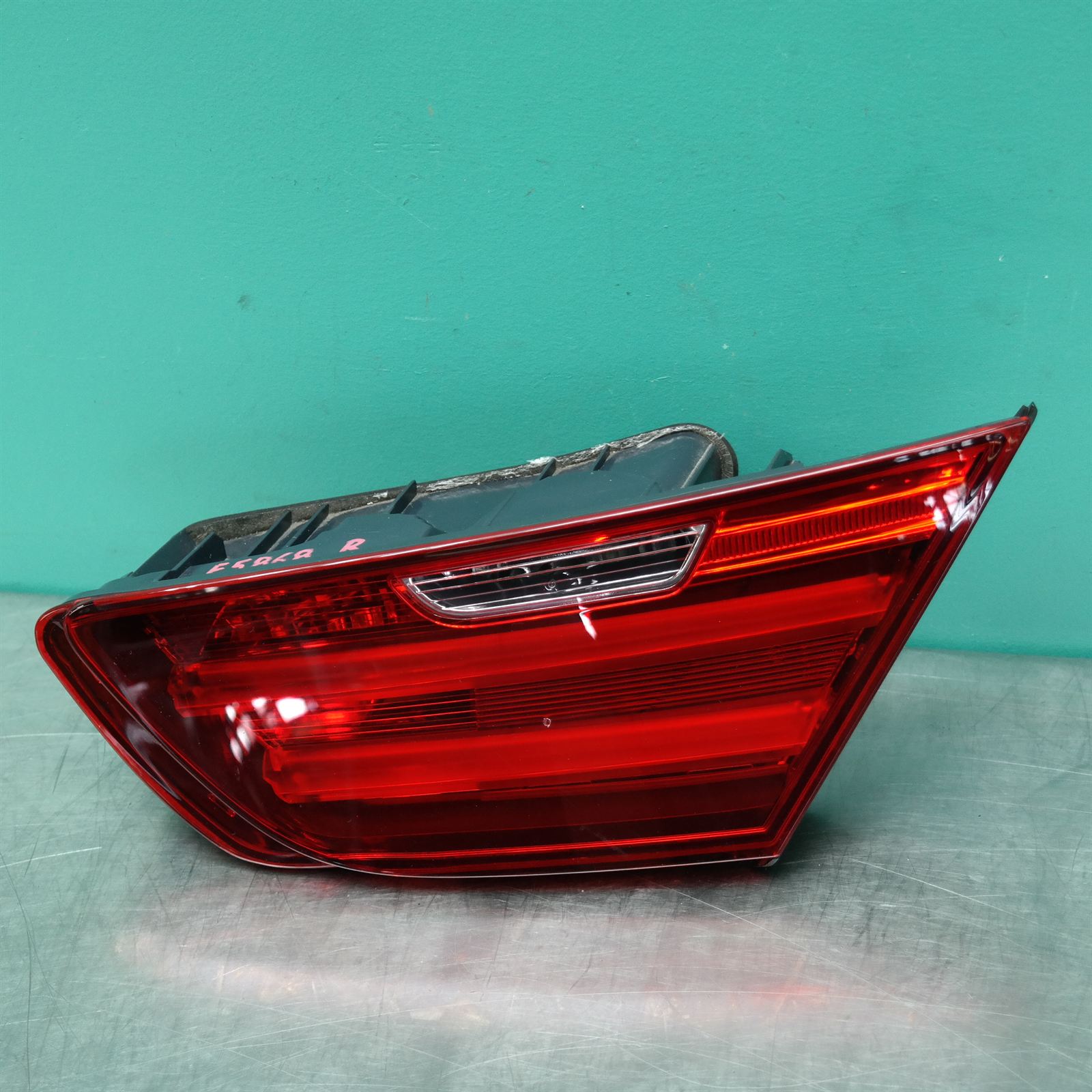 REAR GARNISH F11(580) *63-20* R REAR GARNISH F11(580) *63-20* R