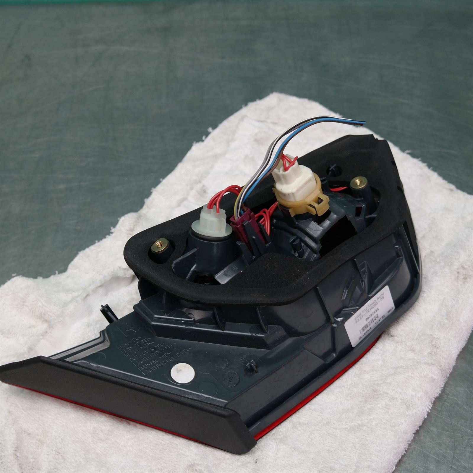 REAR GARNISH F11(580) *63-20* R 3 REAR GARNISH F11(580) *63-20* R - Image 3