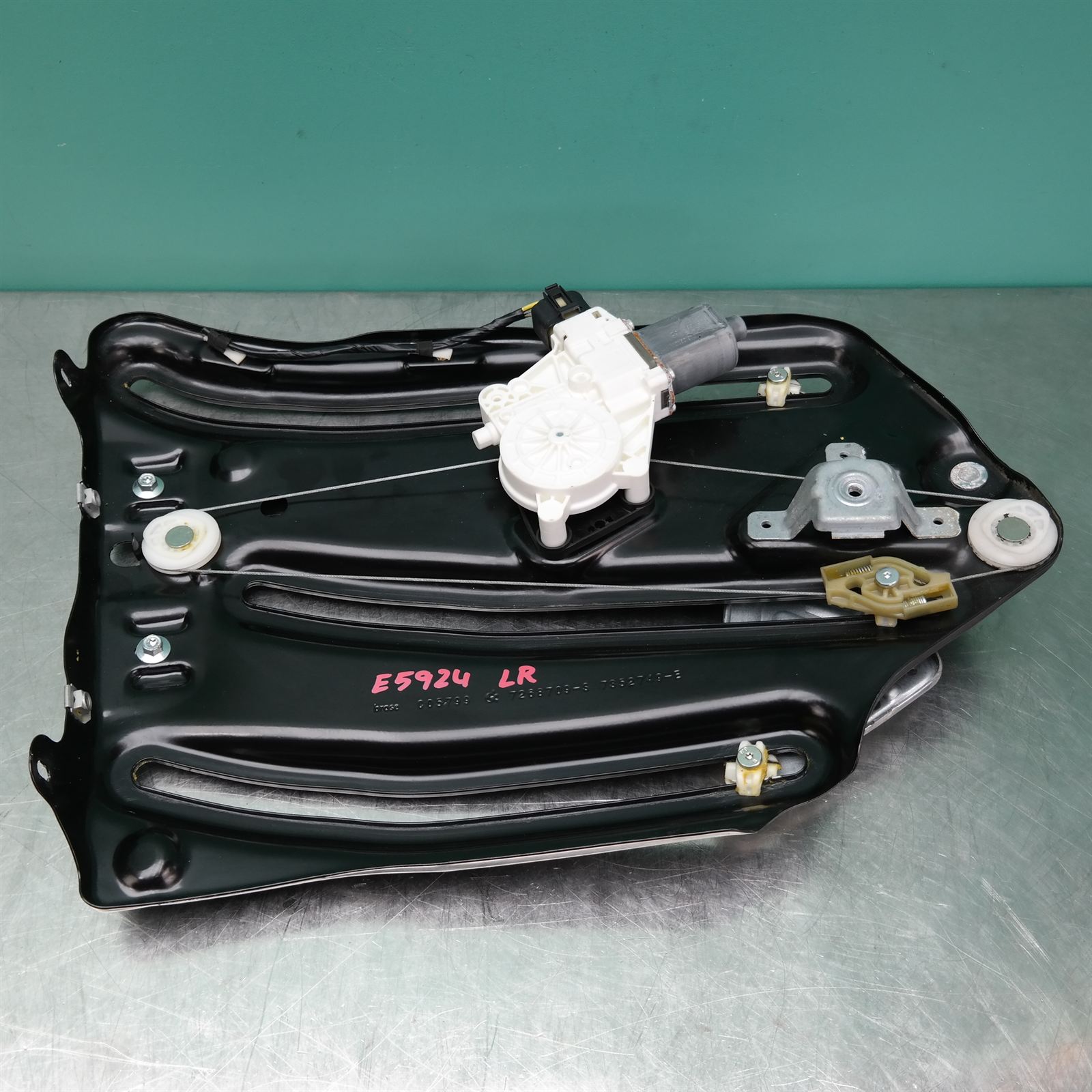 LEFT REAR WND REG/MOTOR F32 # Cab # (031) (749) *51-12* LEFT REAR WND REG/MOTOR F32 # Cab # (031) (749) *51-12*