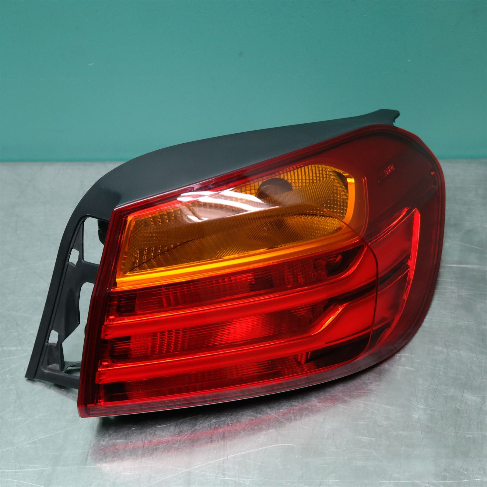 RIGHT TAILLIGHT F32/F33/F36, IN BODY, W/ LED TYPE, 07/13-02/17 RIGHT TAILLIGHT F32/F33/F36, IN BODY, W/ LED TYPE, 07/13-02/17