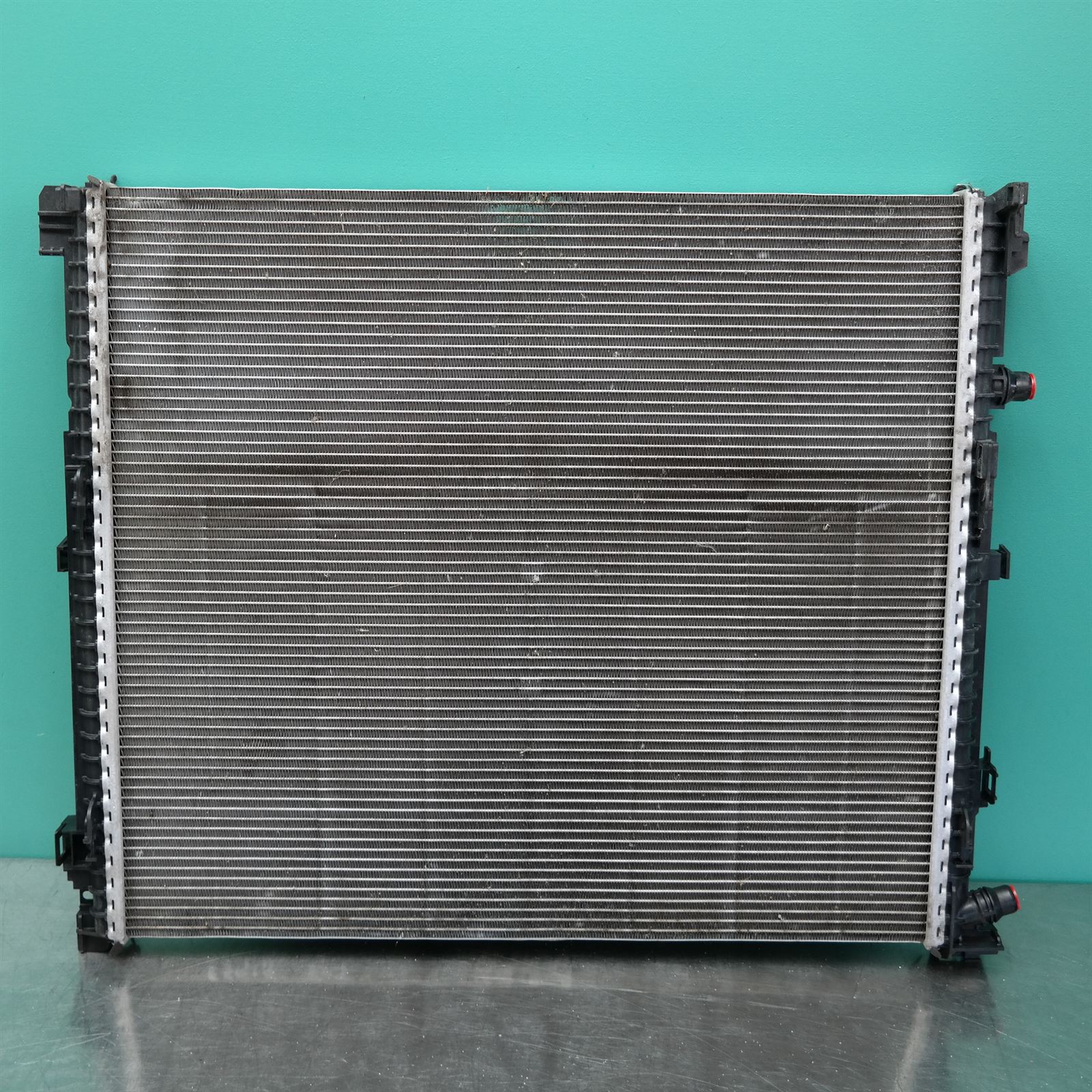 RADIATOR G01 (695) *17-05* Front 2 RADIATOR G01 (695) *17-05* Front - Image 2