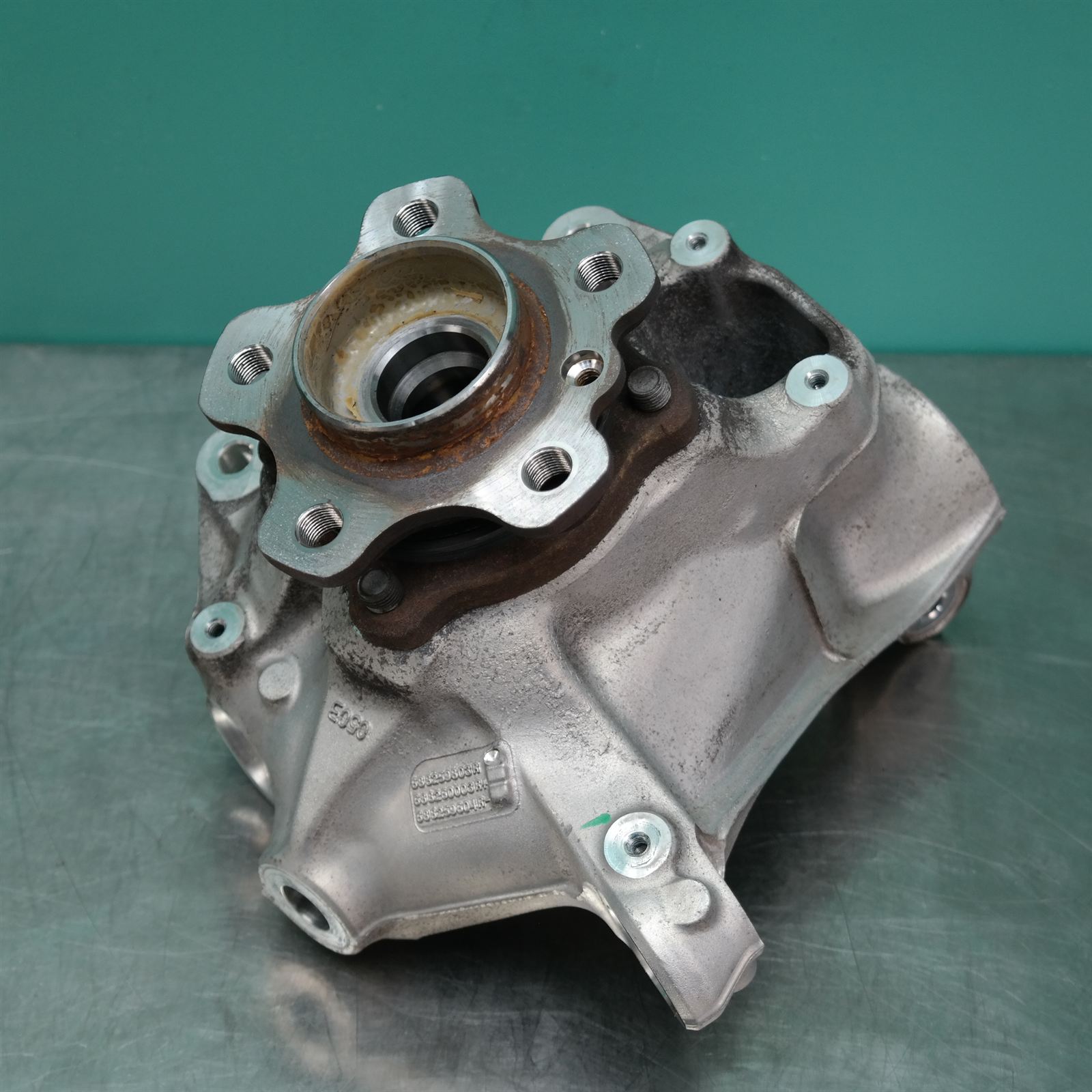 RIGHT FRONT HUB ASSEMBLY G01 (598) *31-10* 3 RIGHT FRONT HUB ASSEMBLY G01 (598) *31-10* - Image 3