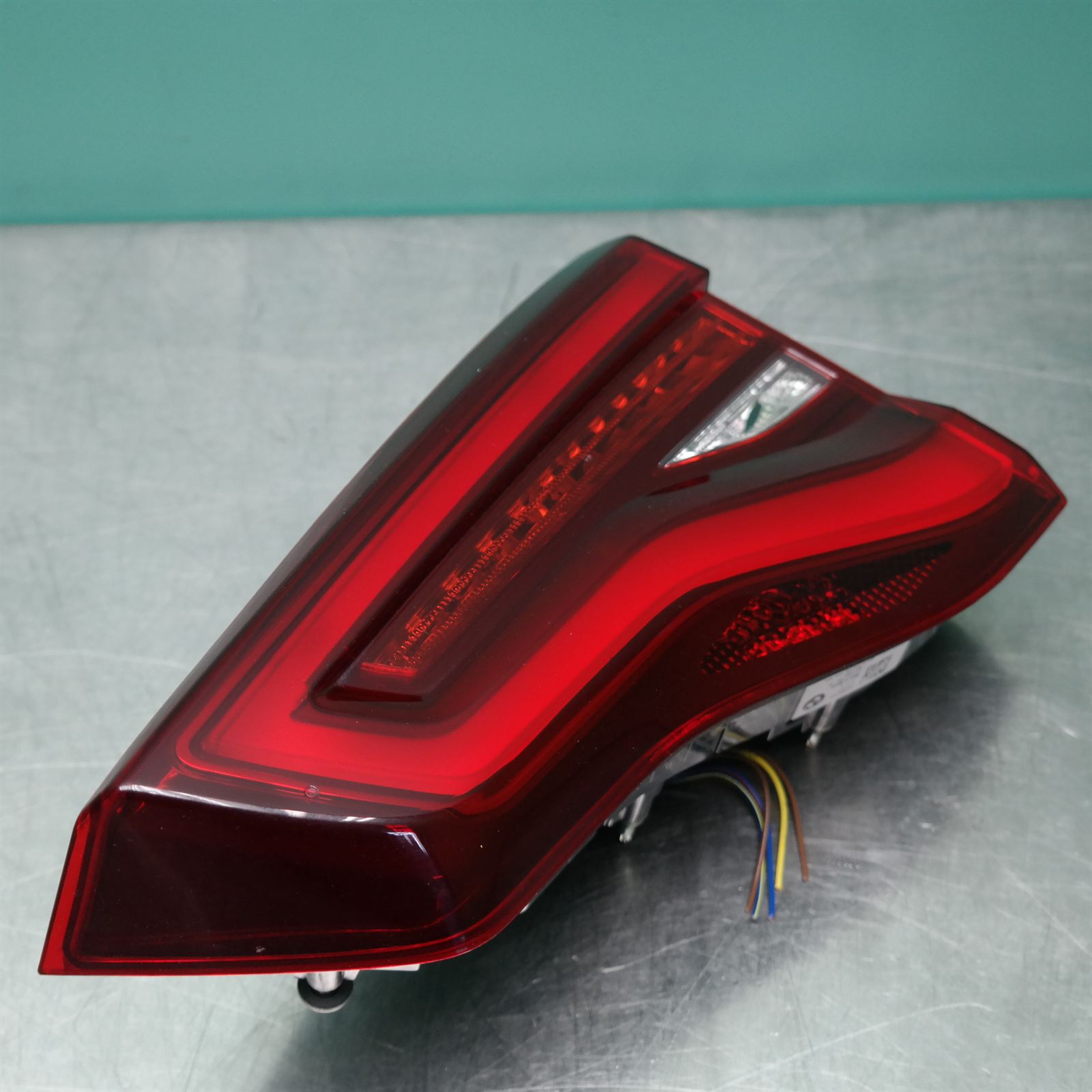 REAR GARNISH G01 (378) *63-20* R 2 REAR GARNISH G01 (378) *63-20* R - Image 2