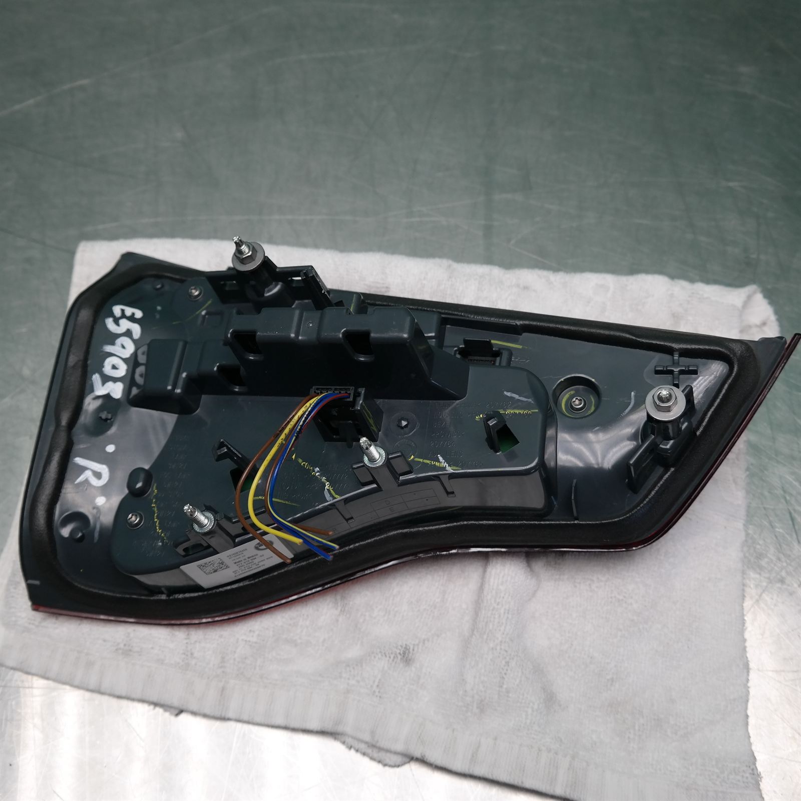 REAR GARNISH G01 (378) *63-20* R 4 REAR GARNISH G01 (378) *63-20* R - Image 4