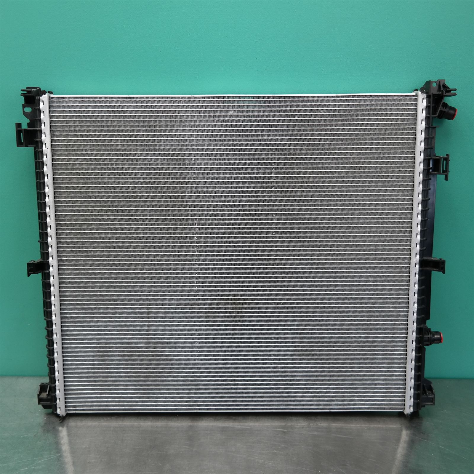 RADIATOR G01 (695) *17-05* Front 2 RADIATOR G01 (695) *17-05* Front - Image 2